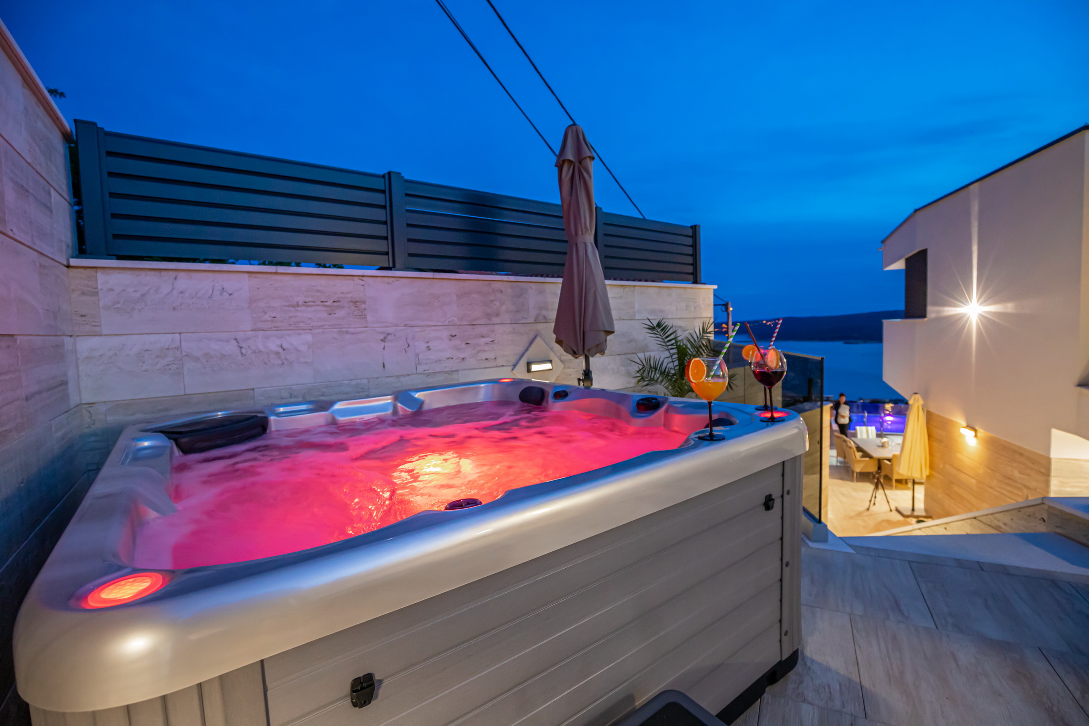 Grill terrasse and jacuzi