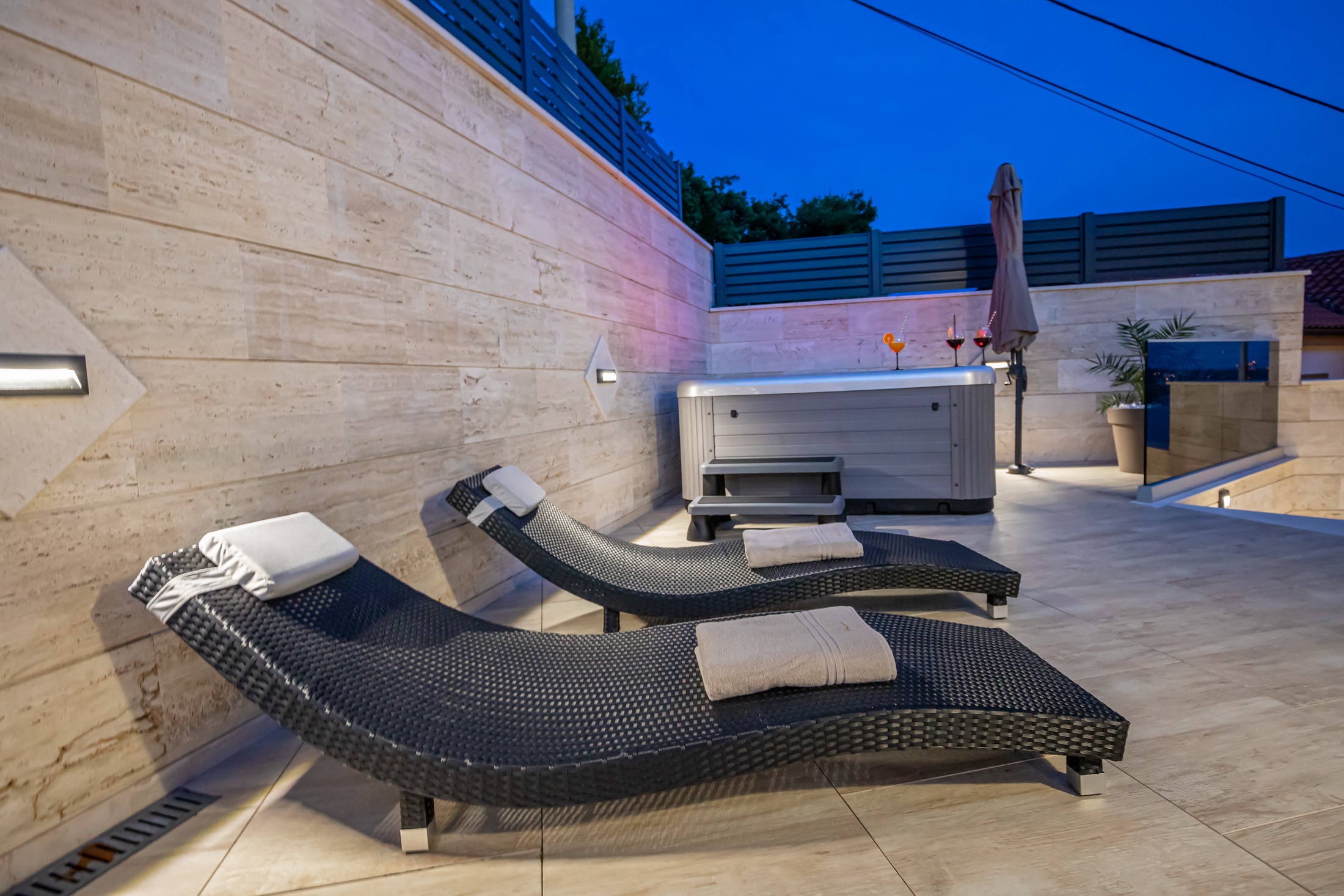 Grill terrasse and jacuzi